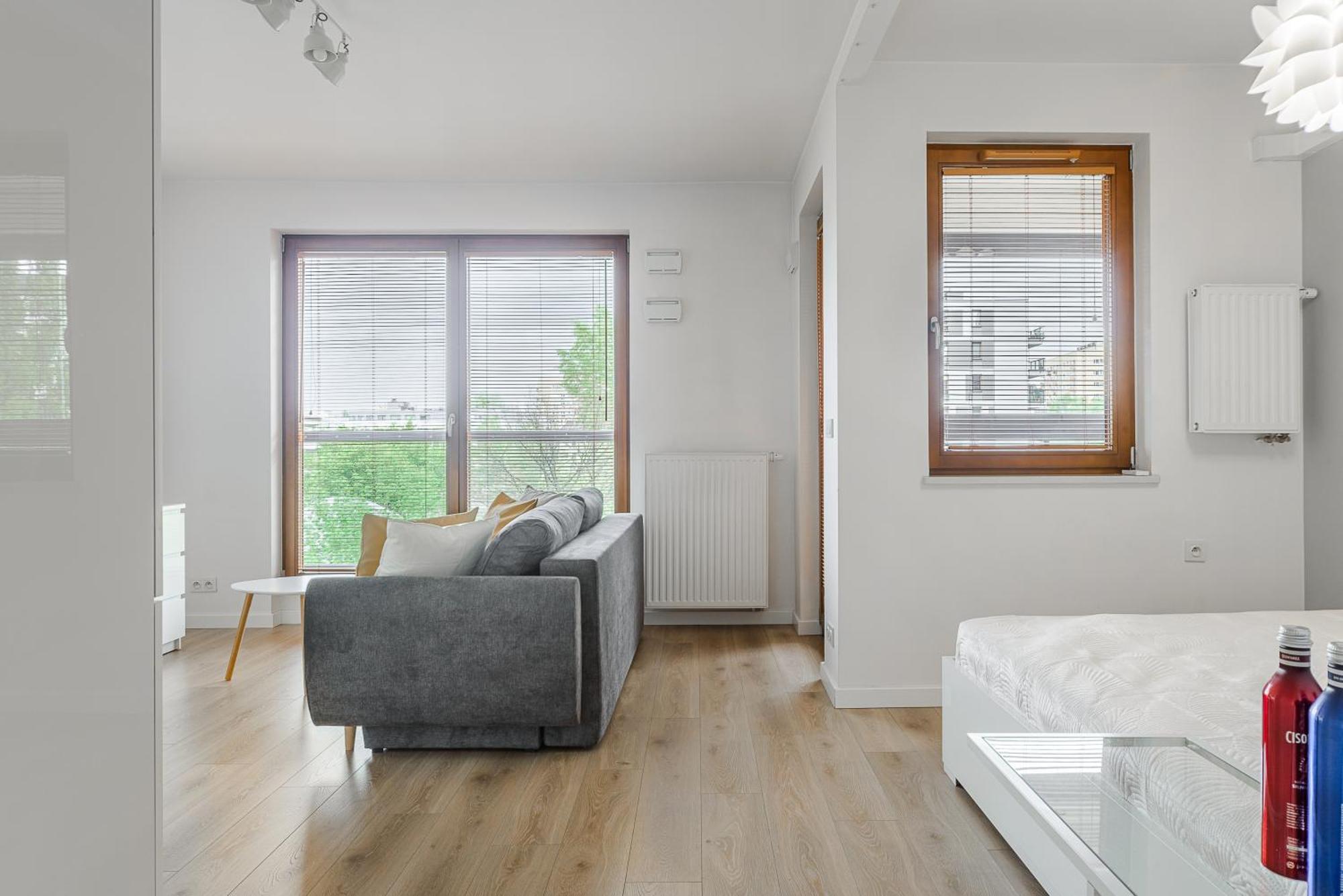 Cozy Family Apartments With Balcony Near Zlote Tarasy Warsaw Exterior photo