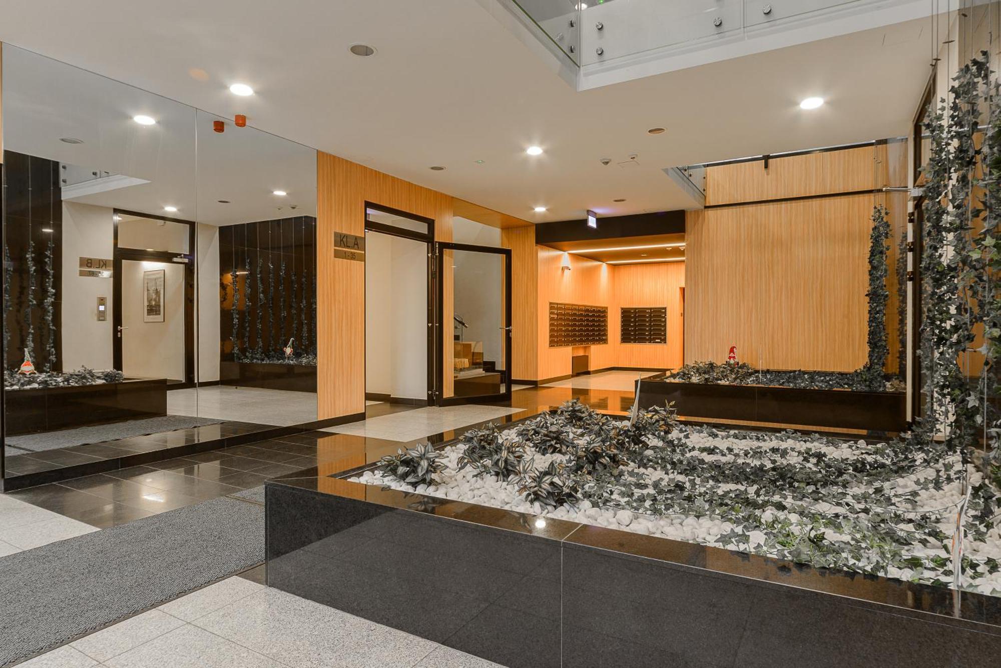 Cozy Family Apartments With Balcony Near Zlote Tarasy Warsaw Room photo